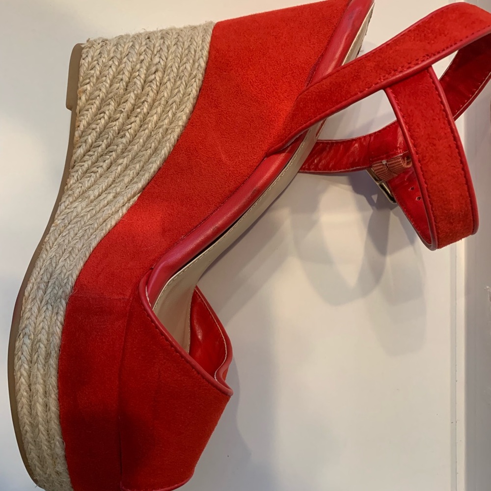 Shoes - Picture 3 of 4